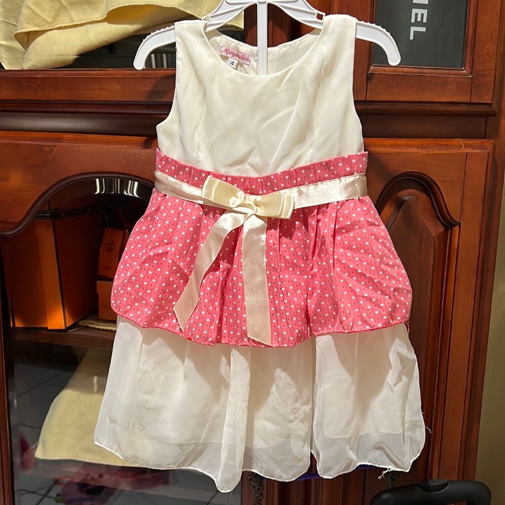 Girl’s unique and cute sleeveless dress